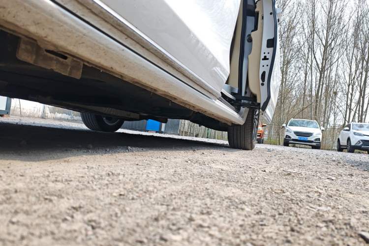 Used Buick GL8 2023 ES Lu Zun Luxury Model Left Side Sill