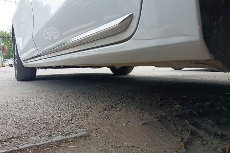 Used Buick GL8 2023 ES Lu Zun Comfort Model Left Side Sill