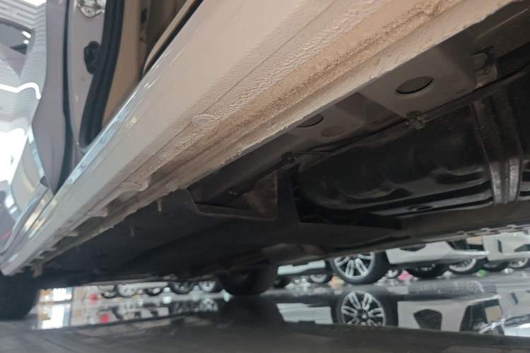 Used Buick GL8 2023 ES Lu Zun Deluxe Model Left Side Sill