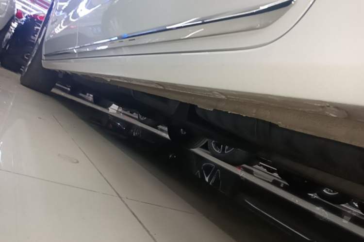 Used Buick GL8 2023 Avenir Avia Four-Seat Prestige Edition Left Side Sill