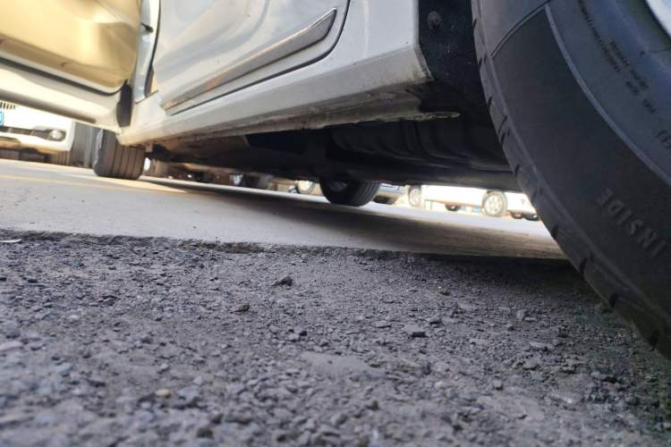 Used Buick GL8 2023 ES Lu Zun Deluxe Model Left Side Sill