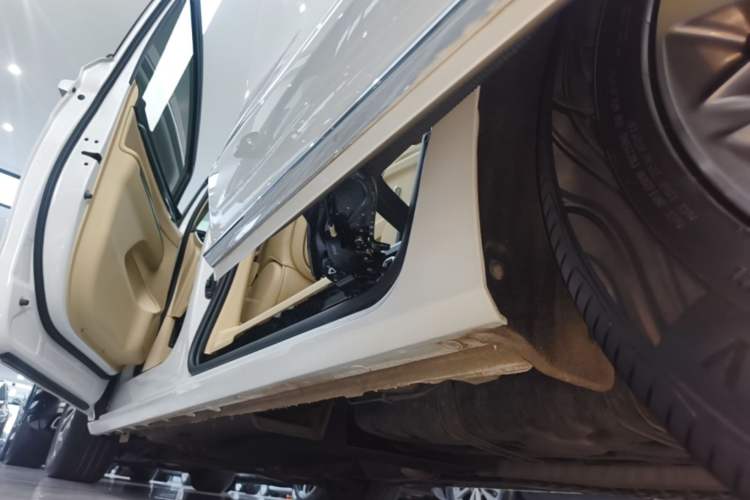 Used Buick GL8 2023 ES Lu Zun Deluxe Model Left Side Sill