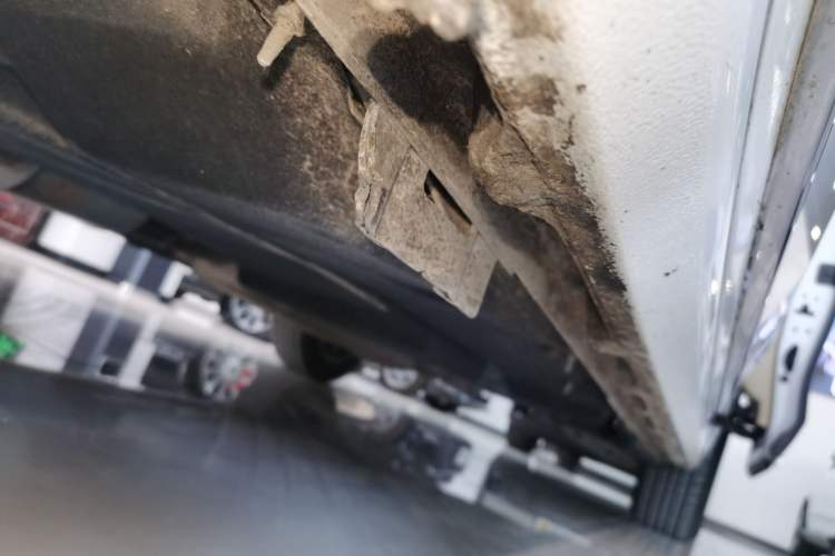 Used Buick GL8 2023 ES Lu Zun Deluxe Model Left Side Sill