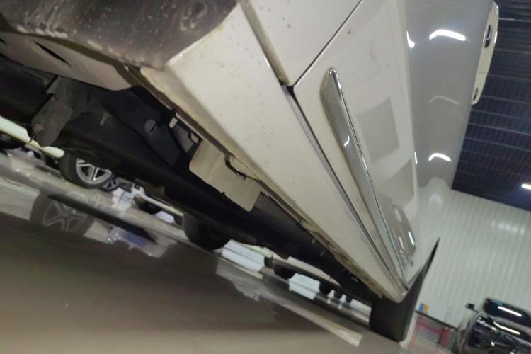 Used Buick GL8 2023 ES Lu Zun Deluxe Model Left Side Sill