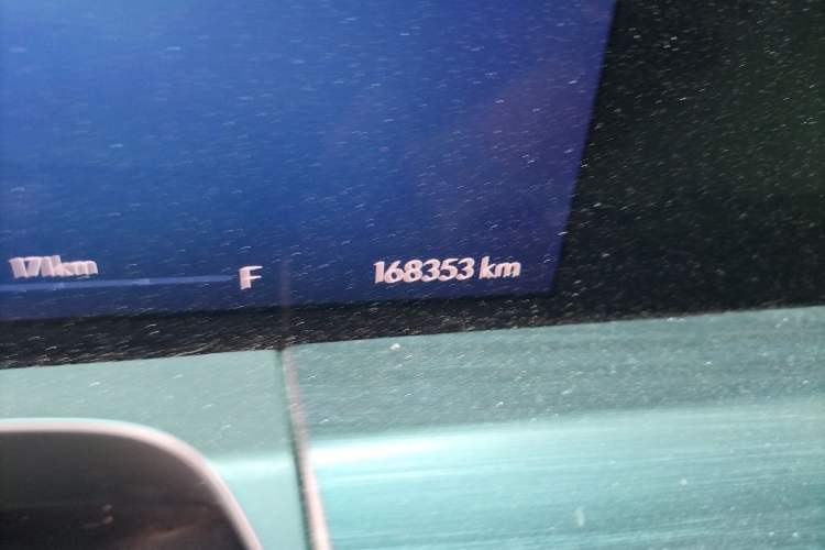 Used Buick GL8 2023 ES Lu Zun Deluxe and Yue Edition Odometer Close Up