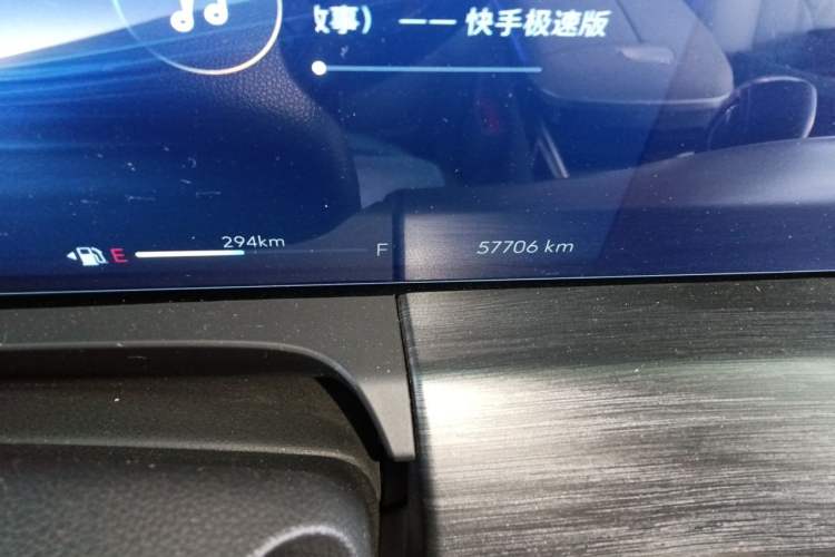Used Buick GL8 2023 ES Lu Zun Comfort Model Odometer Close Up