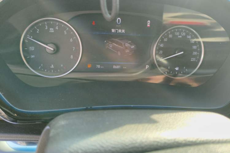 Used Buick GL8 2023 Land Executive Class Comfort Model Odometer Close Up