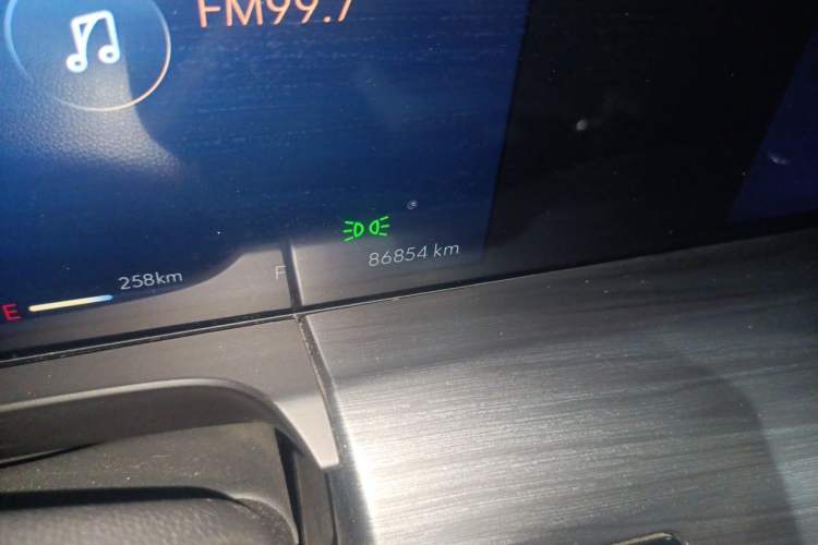 Used Buick GL8 2023 ES Lu Zun Comfort Model Odometer Close Up