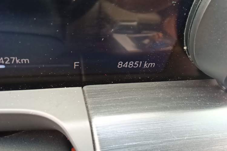 Used Buick GL8 2023 ES Lu Zun Luxury Model Odometer Close Up