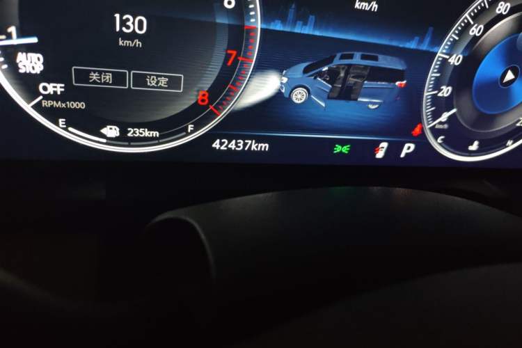 Used Buick GL8 2023 ES Lu Zun Comfort Model Odometer Close Up