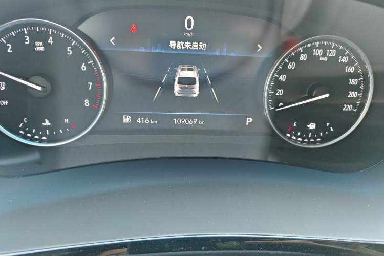 Used Buick GL8 2023 Land Executive Class Smart Enjoyment Model Odometer Close Up