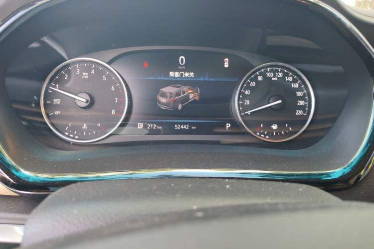 Used Buick GL8 2023 Facelifted Land Cruiser Executive Luxury Version Odometer Close Up