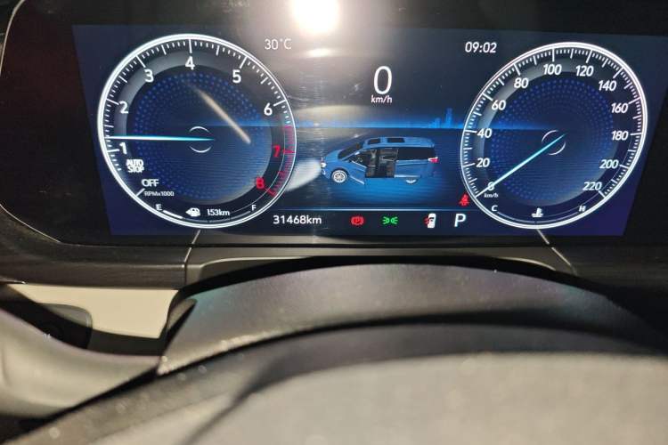 Used Buick GL8 2023 ES Lu Zun Comfort Model Odometer Close Up