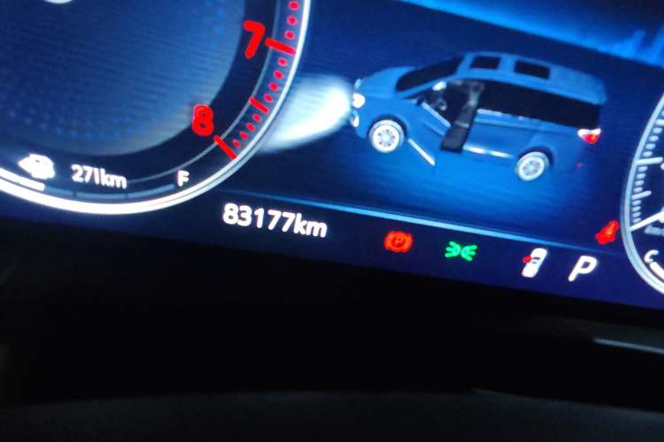 Used Buick GL8 2023 ES Lu Zun Deluxe Model Odometer Close Up