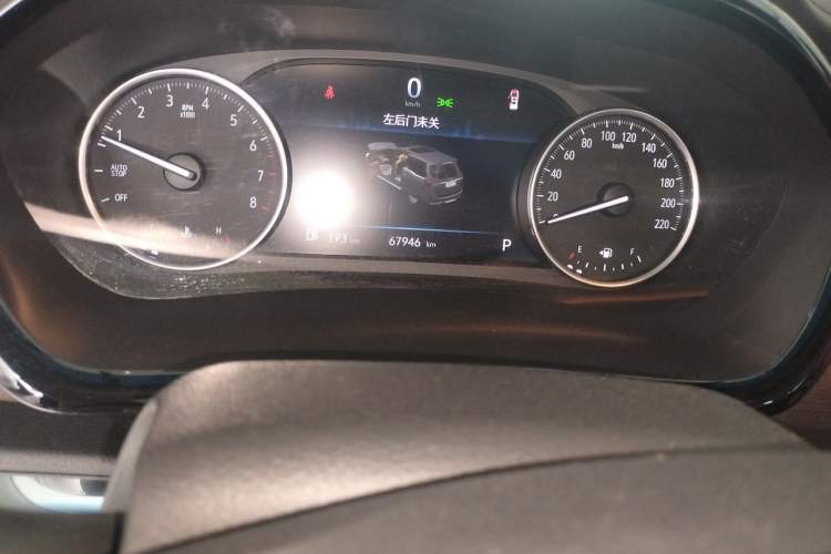 Used Buick GL8 2023 Land Executive Class Comfort Model Odometer Close Up