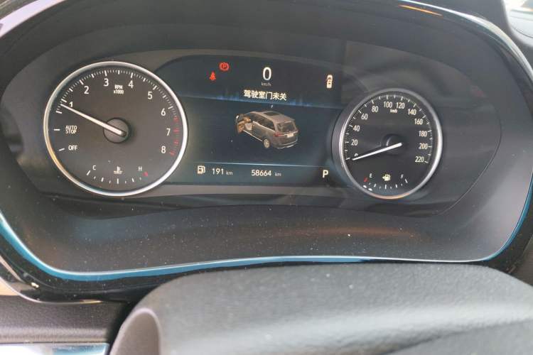Used Buick GL8 2023 Facelifted Land Cruiser Executive Luxury Version Odometer Close Up