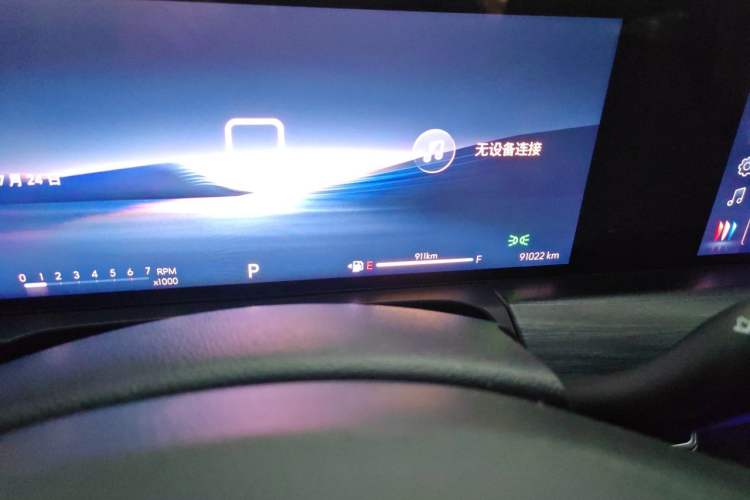 Used Buick GL8 2023 ES Lu Zun Comfort Model Odometer Close Up