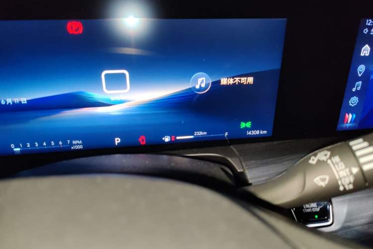 Used Buick GL8 2023 ES Lu Zun Comfort Model Odometer Close Up