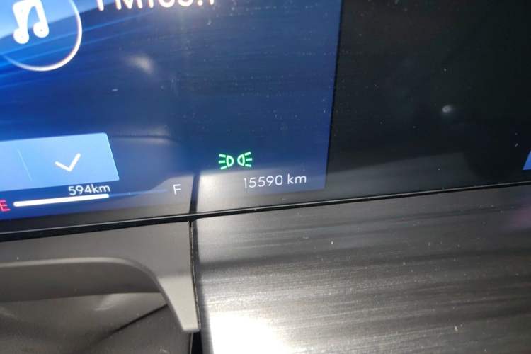 Used Buick GL8 2023 ES Lu Zun Luxury Model Odometer Close Up