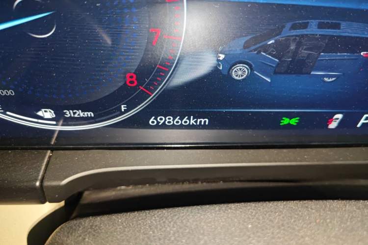 Used Buick GL8 2023 ES Lu Zun Deluxe Model Odometer Close Up