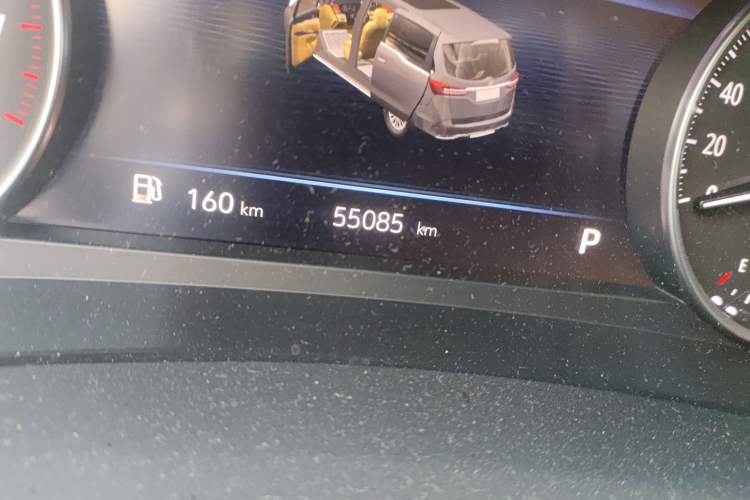 Used Buick GL8 2023 Land Executive Class Smart Enjoyment Model Odometer Close Up