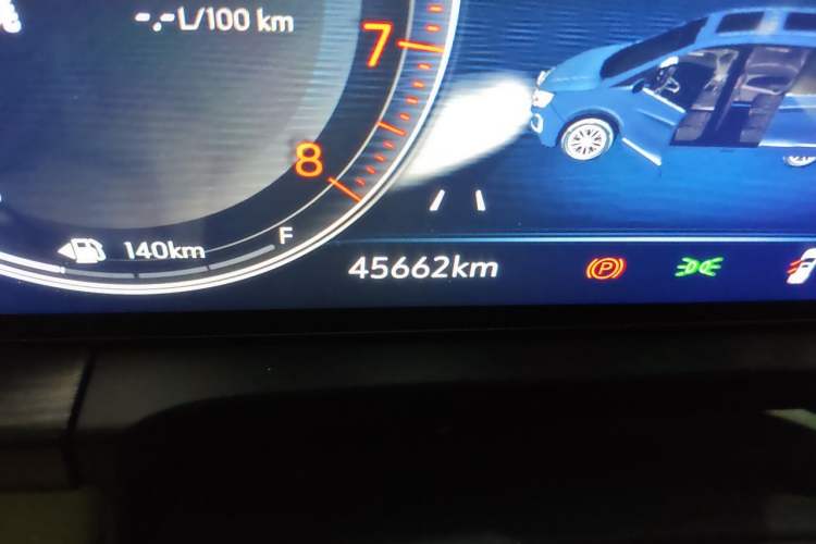 Used Buick GL8 2023 ES Lu Zun Luxury Model Odometer Close Up