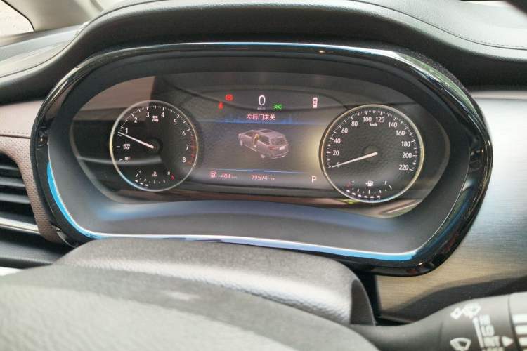 Used Buick GL8 2023 Land Executive Class Comfort Model Odometer Close Up