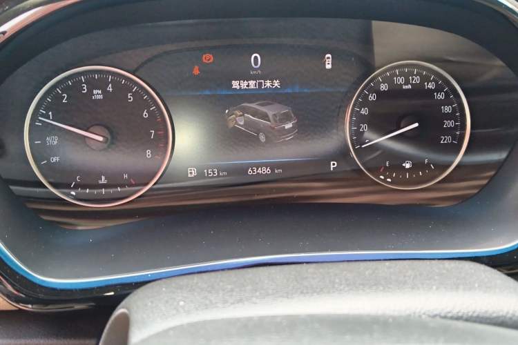 Used Buick GL8 2023 Facelifted Land Cruiser Executive Luxury Version Odometer Close Up