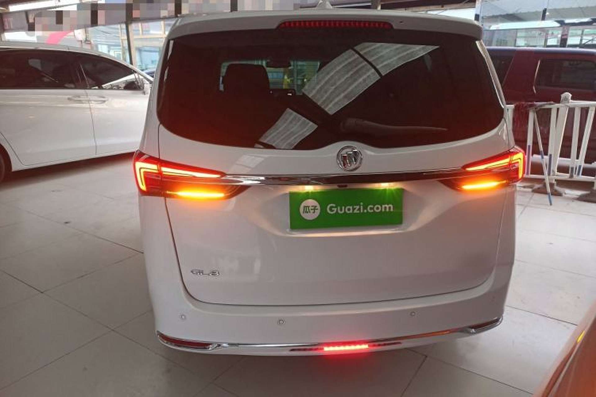 Used Buick GL8 2023 Facelifted Land Cruiser Executive Luxury Version Rear