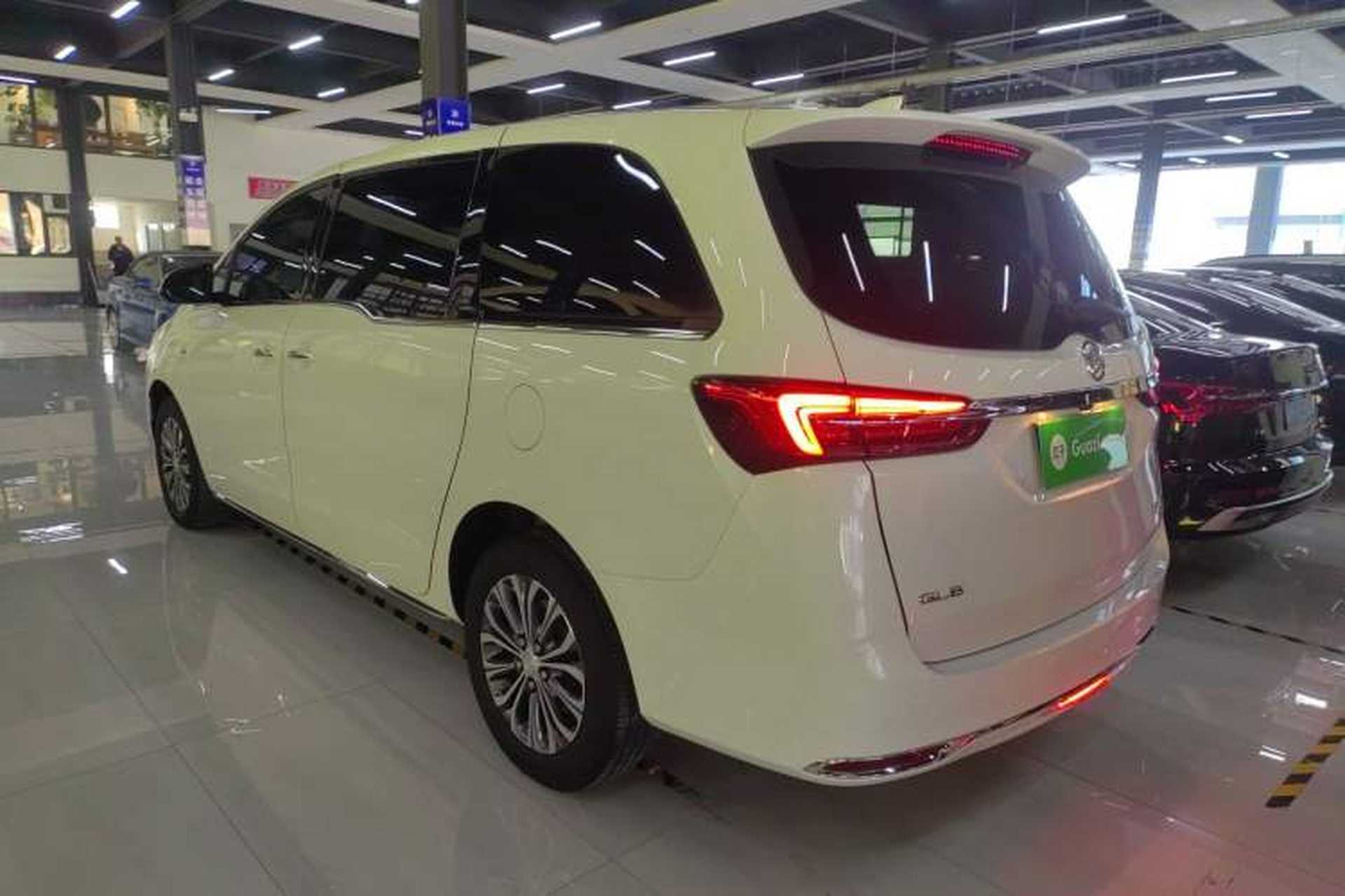 Used Buick GL8 2023 Facelifted Land Cruiser Executive Luxury Version Rear Left 45 Deg