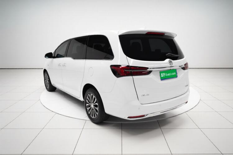 Used Buick GL8 2023 Facelifted Land Cruiser Executive Luxury Version Rear Left 45 Deg