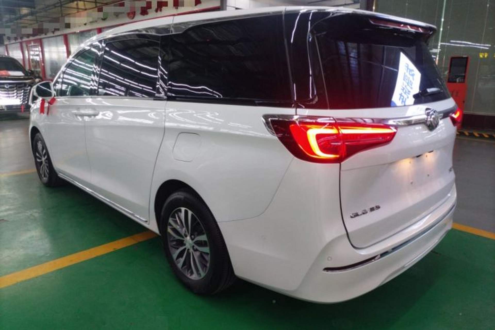 Used Buick GL8 2023 ES Lu Zun Deluxe Model Rear Left 45 Deg
