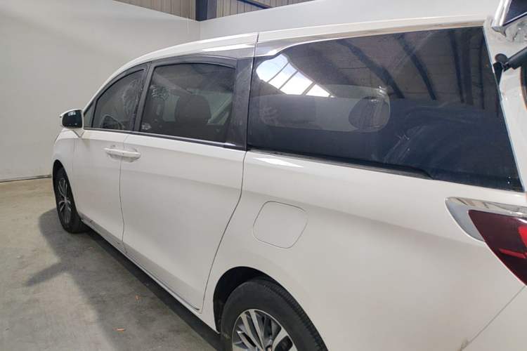 Used Buick GL8 2023 ES Lu Zun Comfort Model Rear Left 45 Deg