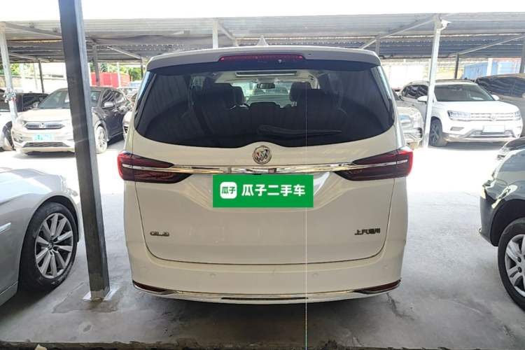 Used Buick GL8 2023 Facelifted Land Cruiser Executive Luxury Version Rear