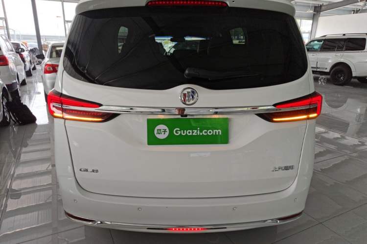 Used Buick GL8 2023 Facelifted Land Cruiser Executive Luxury Version Rear