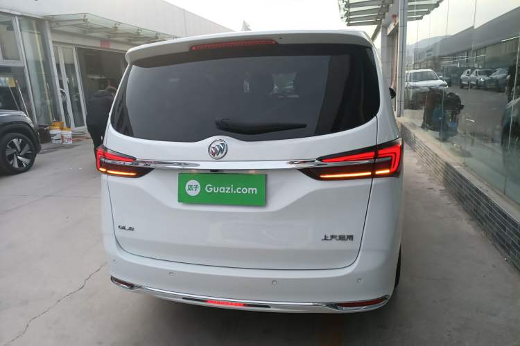Used Buick GL8 2023 Facelifted Land Cruiser Executive Luxury Version Rear