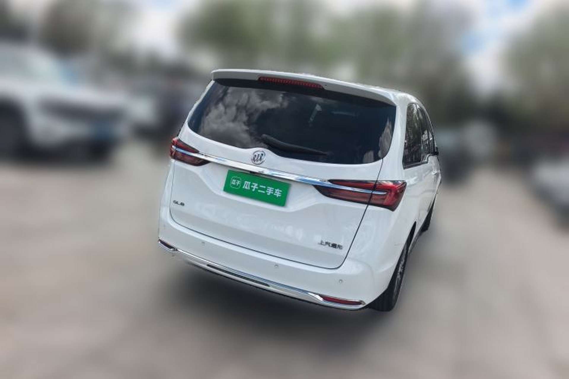 Used Buick GL8 2023 Facelifted Land Cruiser Executive Luxury Version Rear Right 45 Deg