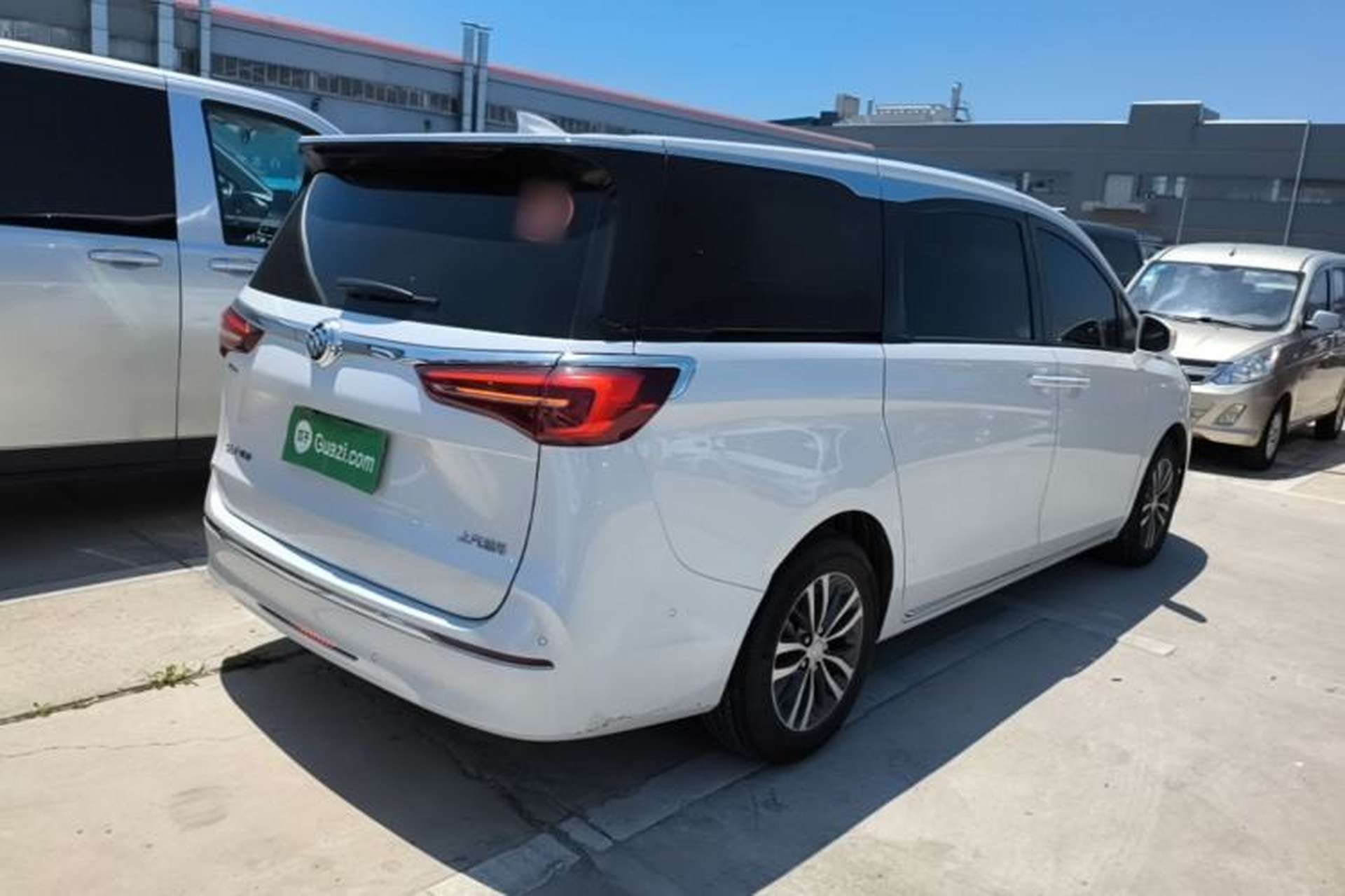 Used Buick GL8 2023 ES Lu Zun Deluxe Model Rear Right 45 Deg