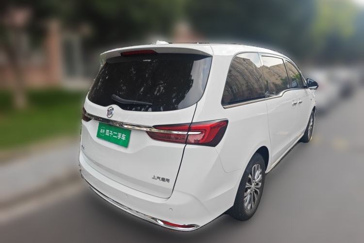 Used Buick GL8 2023 Facelifted Land Cruiser Executive Luxury Version Rear Right 45 Deg