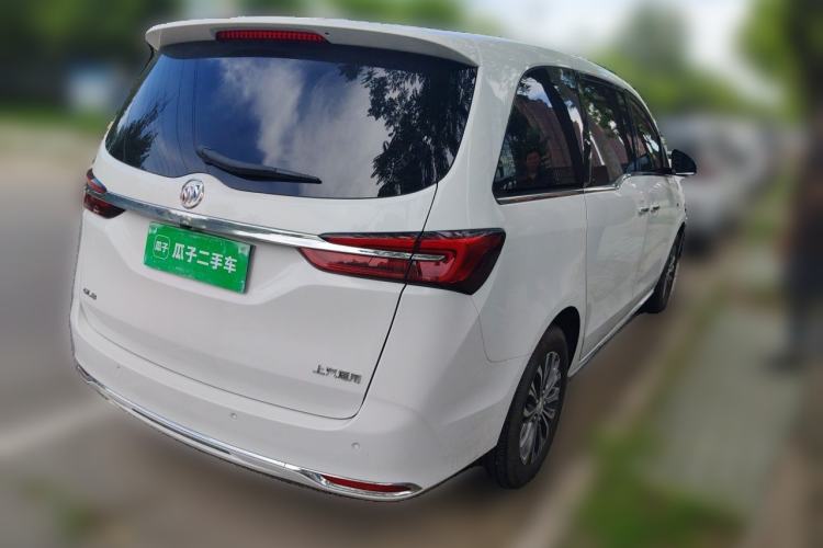 Used Buick GL8 2023 Facelifted Land Cruiser Executive Luxury Version Rear Right 45 Deg