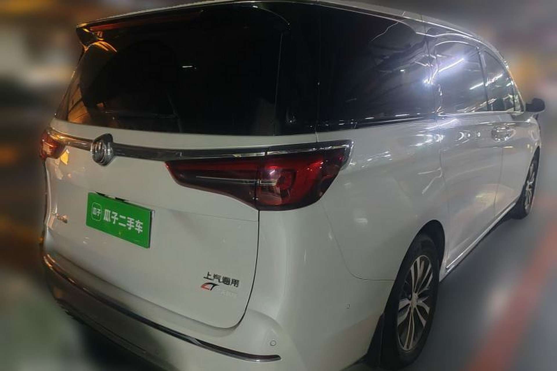Used Buick GL8 2023 ES Lu Zun Deluxe Model Rear Right 45 Deg