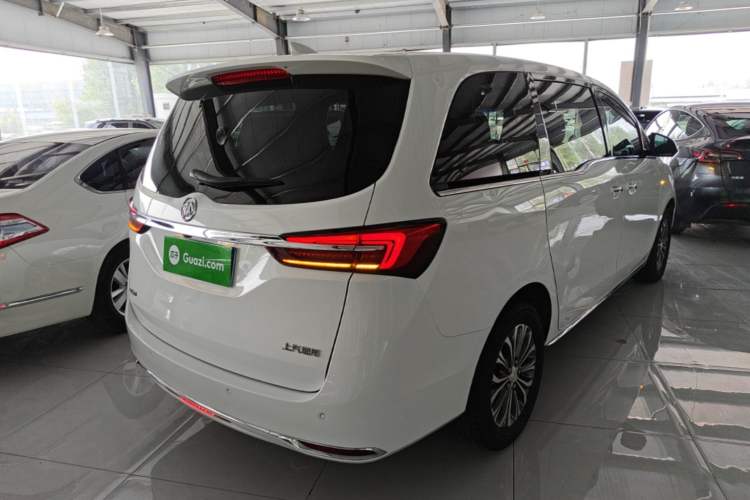 Used Buick GL8 2023 Facelifted Land Cruiser Executive Luxury Version Rear Right 45 Deg