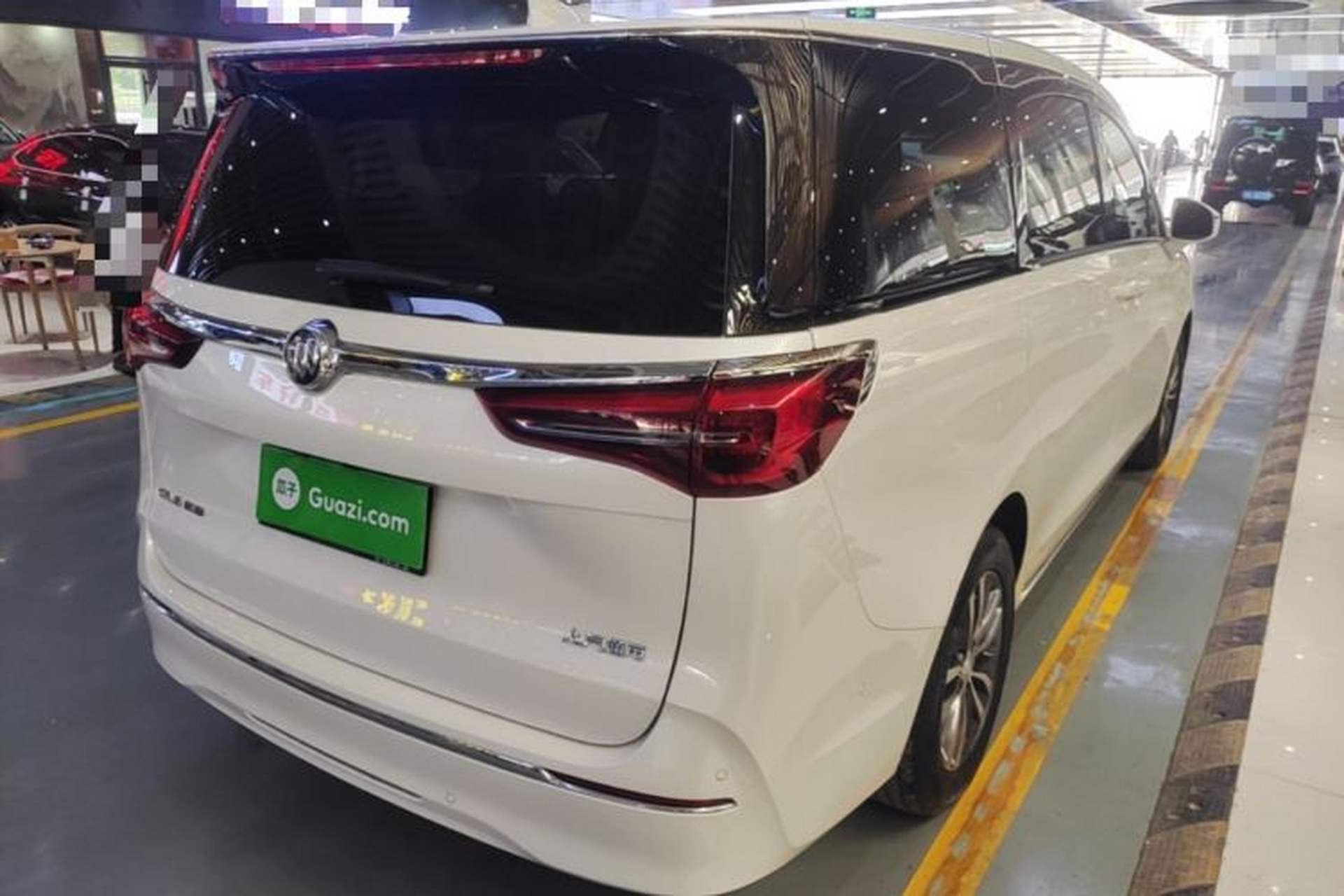 Used Buick GL8 2023 ES Lu Zun Deluxe Model Rear Right 45 Deg