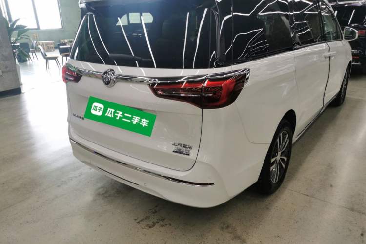 Used Buick GL8 2023 ES Lu Zun Comfort Model Rear Right 45 Deg