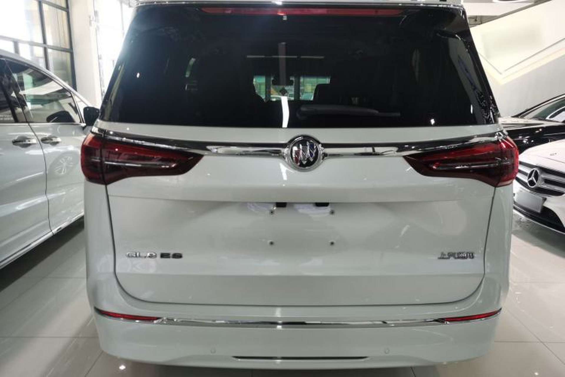 Used Buick GL8 2023 ES Lu Zun Deluxe Model Rear