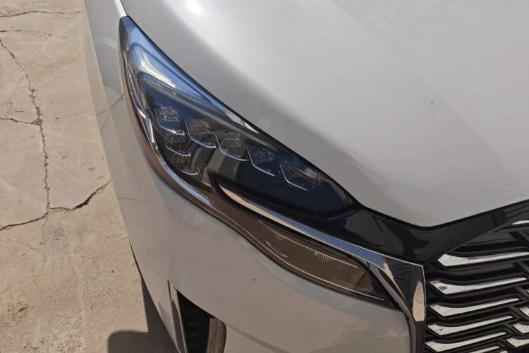 Used Buick GL8 2023 ES Lu Zun Comfort Model Right Front Headlight