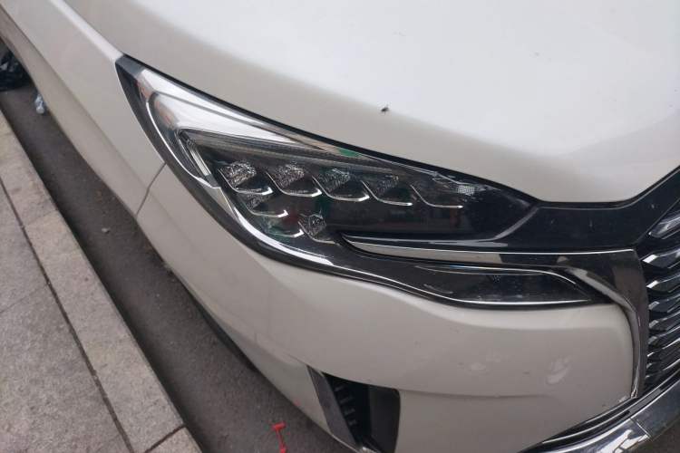 Used Buick GL8 2023 ES Lu Zun Deluxe and Yue Edition Right Front Headlight