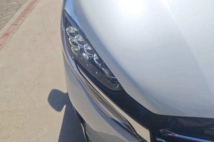 Used Buick GL8 2023 ES Lu Zun Deluxe and Yue Edition Right Front Headlight