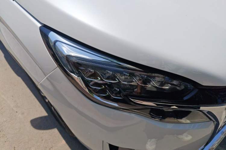 Used Buick GL8 2023 ES Lu Zun Deluxe Model Right Front Headlight