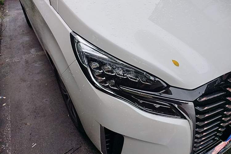 Used Buick GL8 2023 ES Lu Zun Comfort Model Right Front Headlight